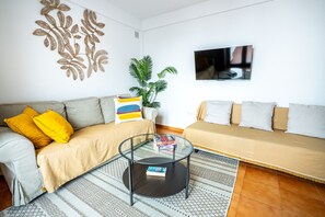 TV - Bermeja Village  | Apartment with Terrace (Marbella)