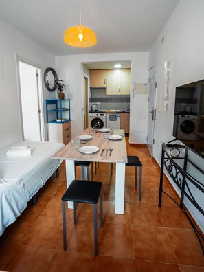 1 makuuhuone, silitysrauta/-lauta, ilmainen Wi-Fi, vuodevaatteet