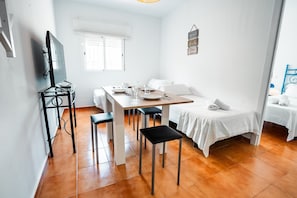 1 Schlafzimmer, Bügeleisen/Bügelbrett, kostenloses WLAN, Bettwäsche