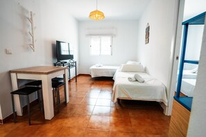 1 makuuhuone, silitysrauta/-lauta, ilmainen Wi-Fi, vuodevaatteet