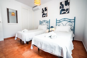 1 bedroom, iron/ironing board, free WiFi, bed sheets - Escuela Village | Quadruple Apartment Orange Square (Marbella)