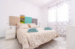 2 makuuhuonetta, silitysrauta/-lauta, ilmainen Wi-Fi, vuodevaatteet