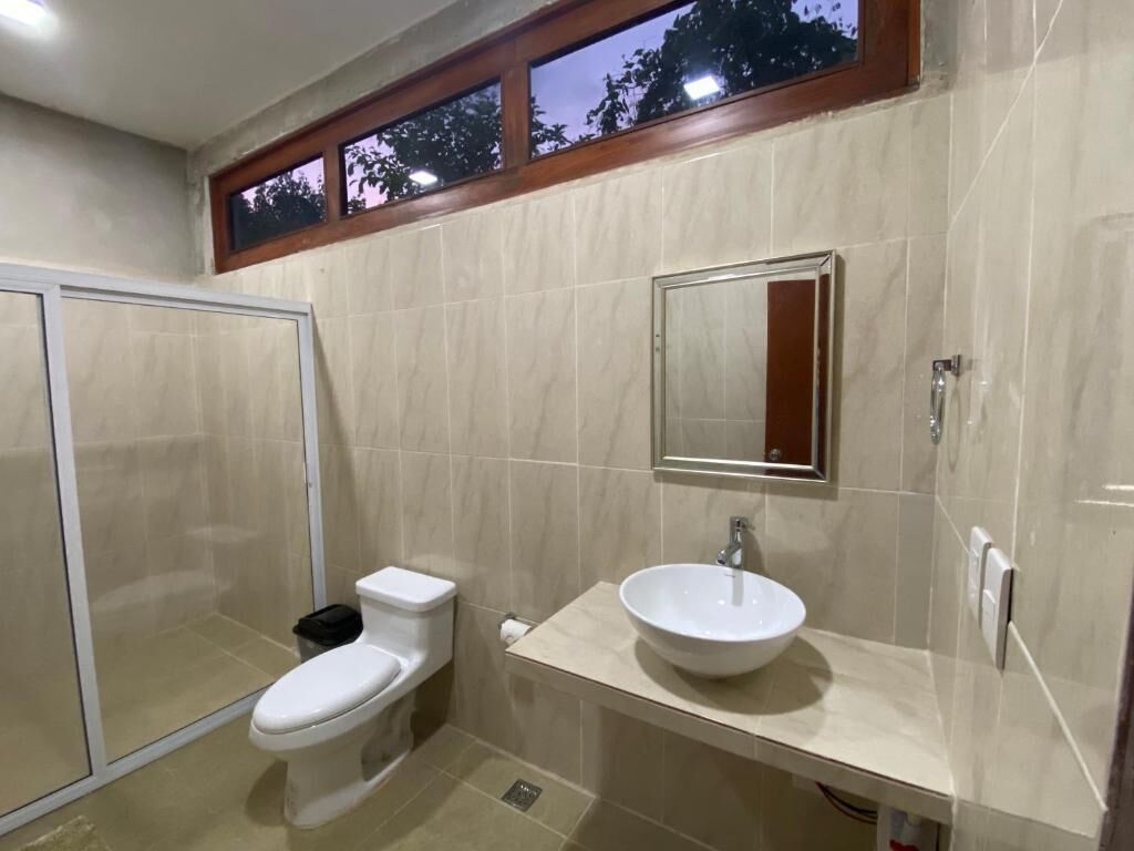 Douche, serviettes fournies