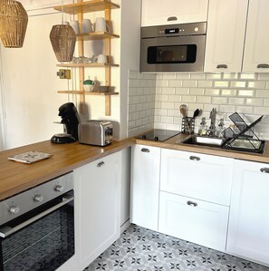 Fridge, microwave, oven, dishwasher