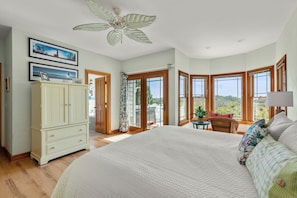5 bedrooms, iron/ironing board, WiFi, bed sheets