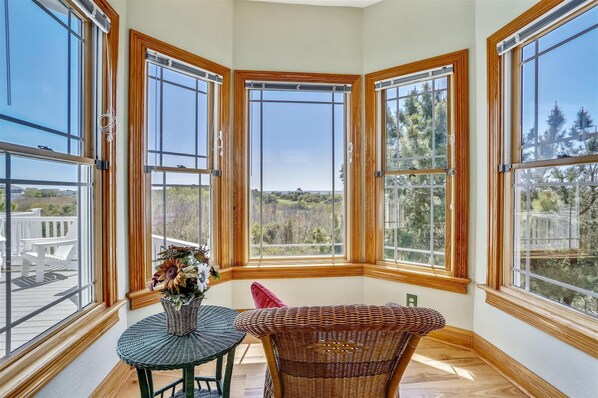 Interior - The Edge Of Reality: Private Pool, Spa, Rec Room (Corolla)