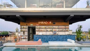 Poolside bar