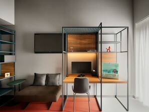 Champion - Double Bed - Private Fitness Corner