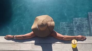 Seasonal outdoor pool, pool umbrellas, sun loungers