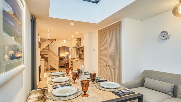Dining - Insignia -  Townhouse that sleeps 6 guests in 3 zip and link bedrooms (Cowes)