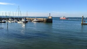 Marina - Insignia -  Townhouse that sleeps 6 guests in 3 zip and link bedrooms (Cowes)
