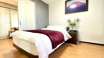 3 chambres, fer et planche à repasser, Wi-Fi, draps fournis