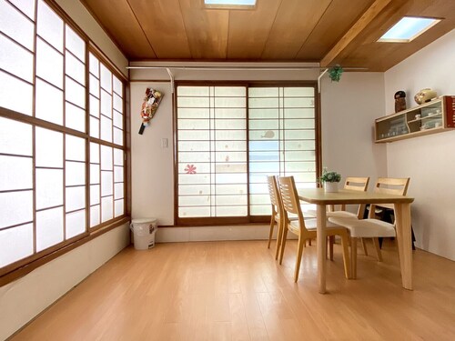 Shinjuku, Tokyo Good Location + Clean Room! Convenient for sightseeing and from the airport.