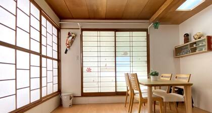 Shinjuku, Tokyo Good Location + Clean Room! Convenient for sightseeing and from the airport.