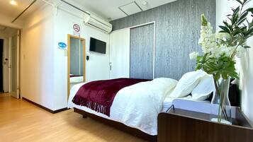 3 chambres, fer et planche à repasser, Wi-Fi, draps fournis