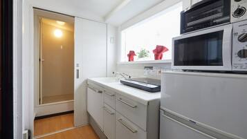 Fridge, microwave, stovetop, electric kettle