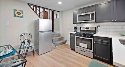Hip & Bright 2BR Lawrenceville Home -Easy Parking