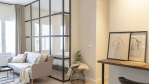 Suite – deluxe (3) | 1 soverom, blendingsgardiner, strykejern/-brett og wi-fi (inkludert)