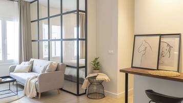 Suite Deluxe (3) | 1 dormitorio, cortinas opacas, tabla de planchar con plancha