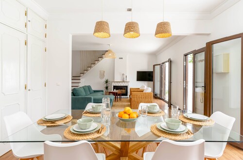 Sunaya Villa · A haven of light in Aroeira