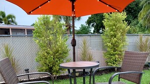 Outdoor dining - Master Suite with Private Pool (Margate)