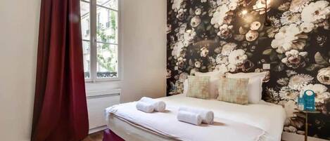 2 عدّة غرف نوم ومكتب ومكواة/لوح كي وواي فاي