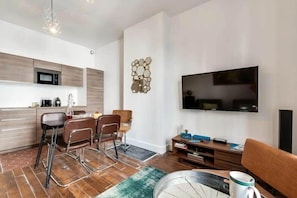 Interior - Jardins du Luxembourg cozy 2 bedrooms (Paris)