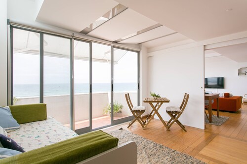 Sunset Bliss - Breathtaking Beach Apartment