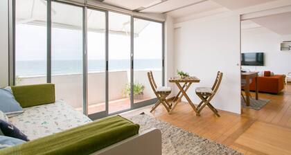 Sunset Bliss - Breathtaking Beach Apartment