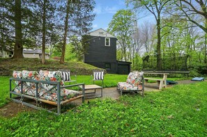 Terrace/patio - Carriage House Retreat 2 (Milford)
