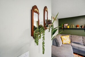 Interior - Carriage House Retreat 2 (Milford)