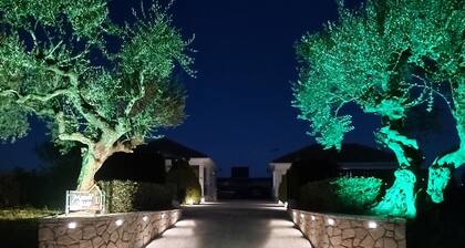 Madini Luxury villa with private Heated pool