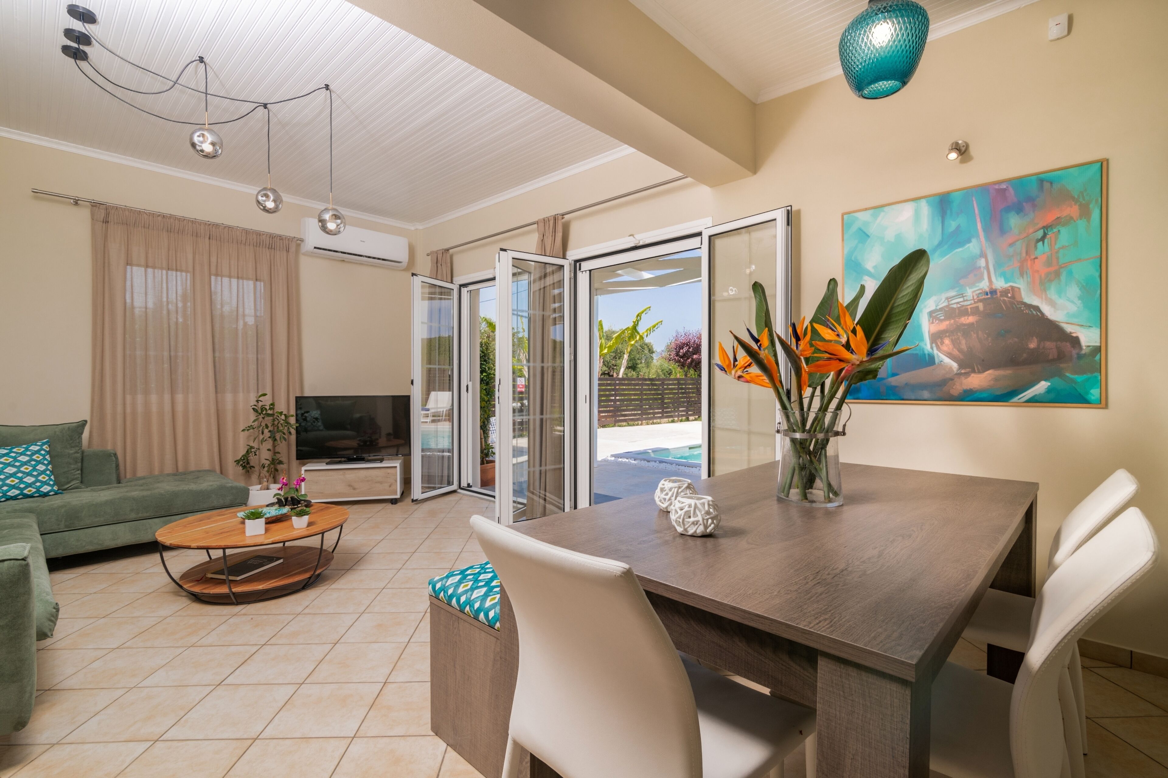 Deluxe Villa | Living area | Flat-screen TV, ping pong