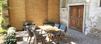 Isidoro: tasteful apartment, surrounded by greenery, quiet 