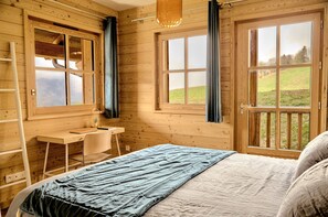 3 chambres, bureau, Wi-Fi gratuit, draps fournis