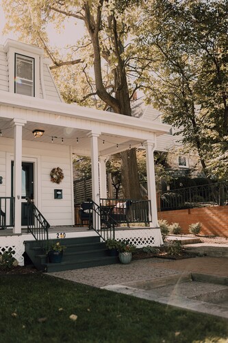 The Inn at 210 - Comfortable and clean historic home