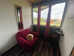 Standard Cottage | Desk, laptop workspace, free WiFi, bed sheets