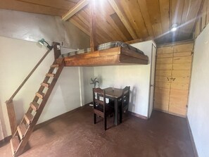 Economy Room | Desk, laptop workspace, free WiFi, bed sheets