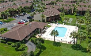 Exterior - Sea Me 9E–Close to Beach–Sleeps 6 (Panama City Beach)