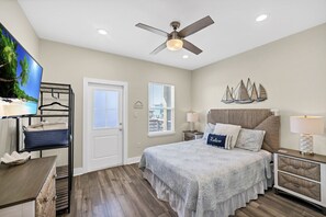 4 bedrooms, desk, iron/ironing board, free WiFi - Breathtaking Views & Coastal Comfort: Your Perfect Home at Casa Pura Vida (Port Aransas)