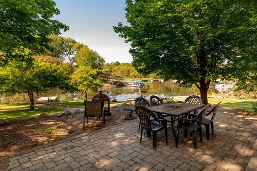 Cozy Home On A Marina- Guest House & Game Room