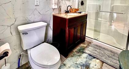 #NoCleaningFee! Pool Table, Hot tub, fireplace overlooking Wreck Island Creek