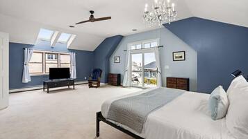 5 bedrooms, desk, iron/ironing board, WiFi