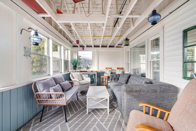 Boars Head Bungalow | Ocean View | Balcony | AC