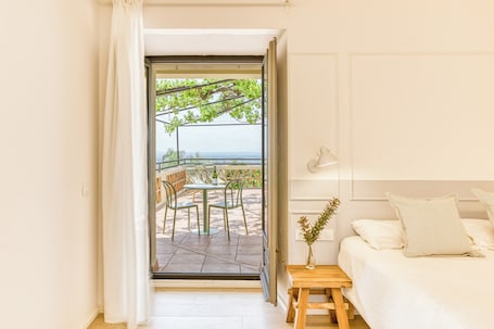 Apartment | Premium bedding, down comforters, free WiFi, bed sheets