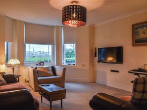 TV - Spencers is a beautiful apartment situated in the Victorian town of Ryde. (Ryde)