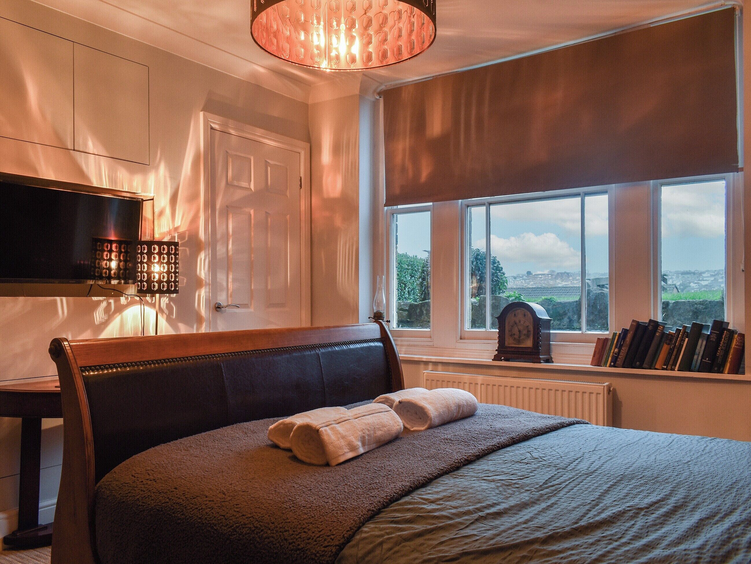 4 bedrooms, free WiFi, bed sheets