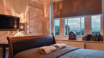 4 bedrooms, free WiFi, bed sheets