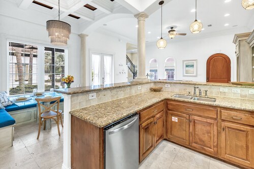 Blue Mountain "Stellata Notte" |4BR| Sleeps 17 |Private Pool | 2min to Beach