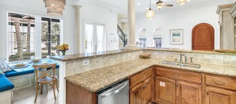 Blue Mountain "Stellata Notte" |4BR| Sleeps 17 |Private Pool | 2min to Beach